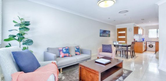 10/57, Coonan Street, INDOOROOPILLY, Rent – $800 per week - Photo 2