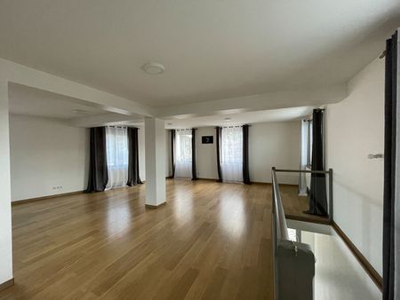 Location appartement 4 pièces, 113.00m², Fontenay-le-Comte - Photo 2