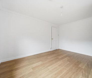 2 bedroom semi-detached bungalow to rent - Photo 6