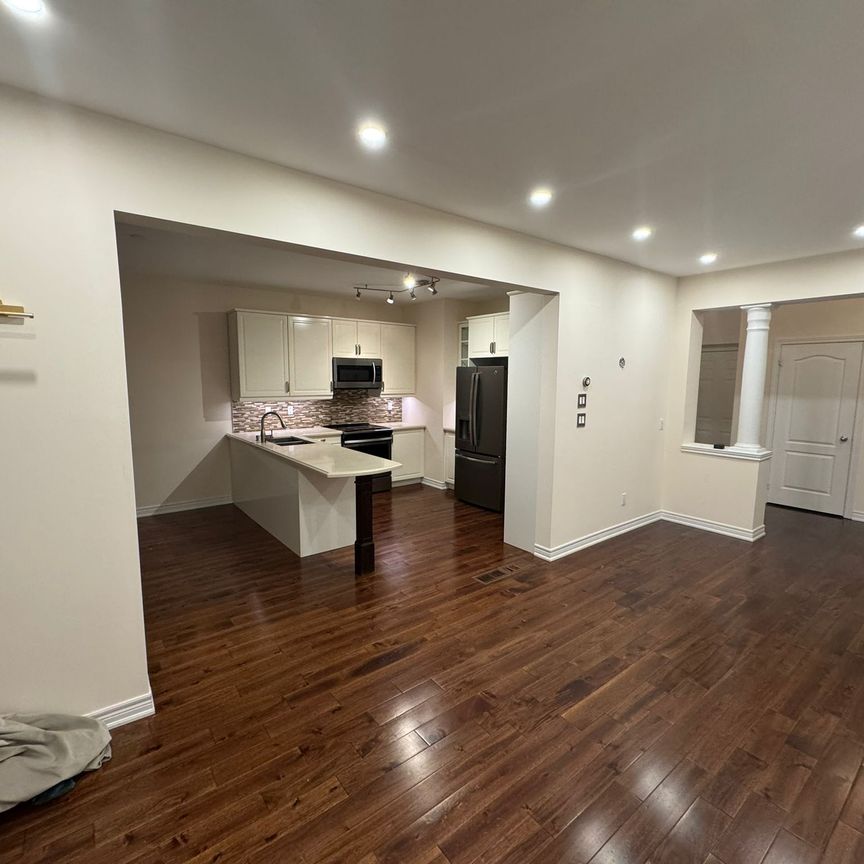 For Lease - 12 Pegasus Drive, Richmond Hill, Ontario - Photo 1