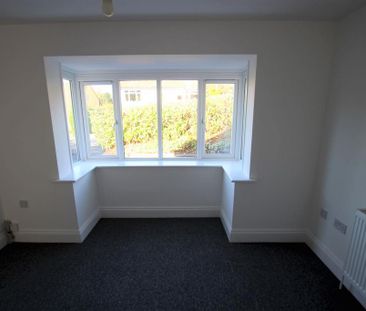 2 bedroom detached bungalow to rent - Photo 3