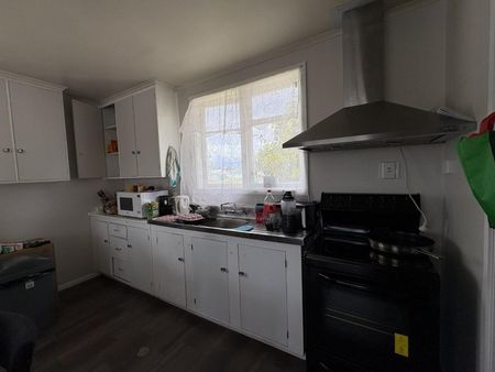 Three Bedroom Property for Rent in Tokoroa - Photo 2