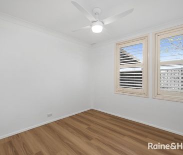 Charming Renovated Family Home for Lease in Booragul - Photo 5