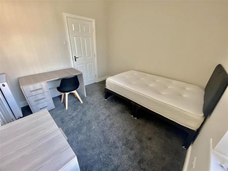 3 bedroom private hall to rent - Photo 4