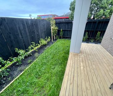 MANGERE BRIDGE, 3 BEDROOMS - Photo 6