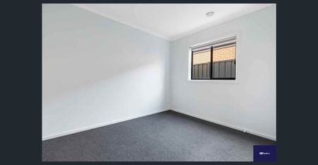 Modern Family Home in STRATHTULLOH VIC 3338 - Photo 2