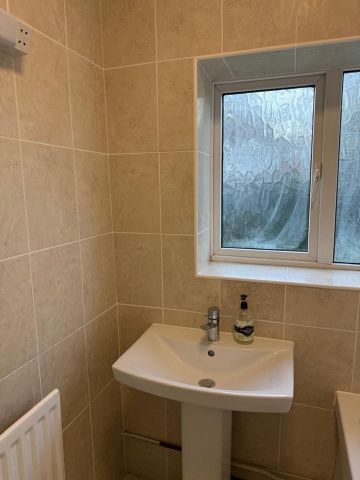 3 Bed Detached House, Cross Farm Road, B17 - Photo 4