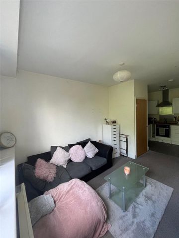 1 bedroom apartment to rent - Photo 2