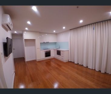 1/2 Alexander Avenue, Moonee Ponds, Vic 3039 - Photo 1