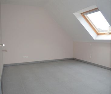 Lichtrijk appartement met 2 terrassen en autostaanplaats - Photo 2