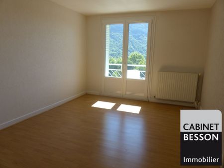 Location Appartement 3 pièces 53m² ST EGREVE 38120 - Photo 2