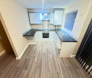 4 bedroom terraced house to rent - Photo 5