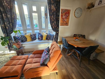 2 Bed Maisonette, London, E14 - Photo 3