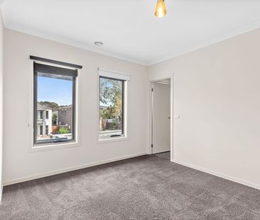 Spacious 4-Bedroom Home in South Morang - Photo 6