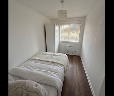 2 Bed Flat, Wimbledon, SW19 - Photo 2