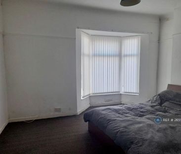 3 bedroom terraced house to rent - Photo 2