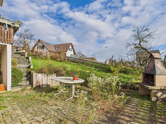 Generous 7-room single-family house with a view in Nuglar - Photo 1