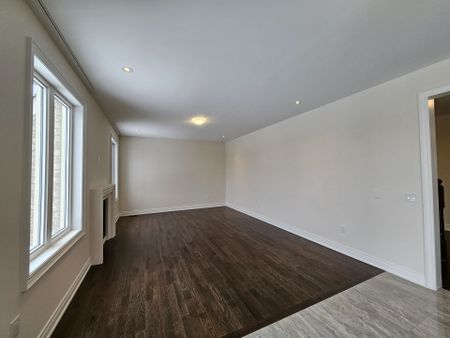 For Lease - 22 Watershed Gate Unit# upper, East Gwillimbury, Ontario - Photo 2