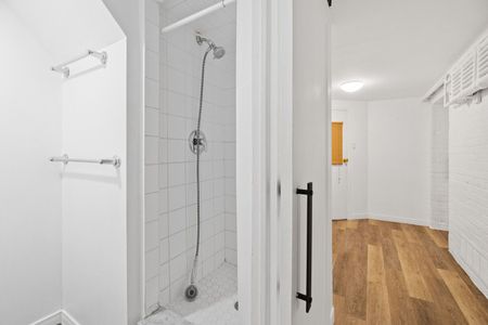 For Lease - 33 St John's Road Unit# Basement, Toronto, Ontario - Photo 2