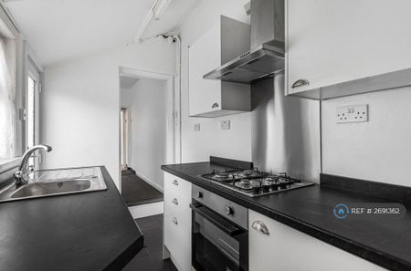 2 bedroom terraced house to rent - Photo 5