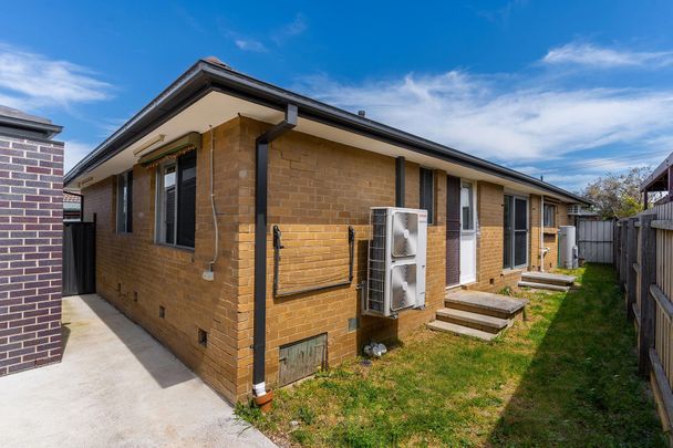 1/8 Waverley Court, 3064, Craigieburn Vic - Photo 1