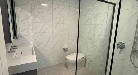 Modern Family Home in Prime Greenlane Location - Photo 3