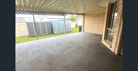 Great Brick & Tile family home - Photo 4