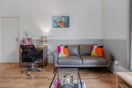 1 bedroom flat to rent - Photo 2