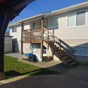 2 bed lower home near VIU - Photo 2