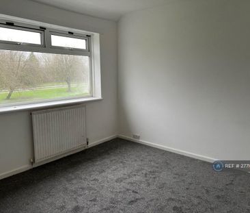 2 bedroom semi-detached house to rent - Photo 6