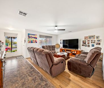 23 Freeman Drive, Pakenham VIC 3810 - House For Rent | Domain - Photo 2