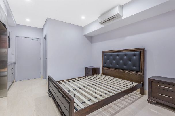 Boutique studio | Walk to station and shops - Photo 1