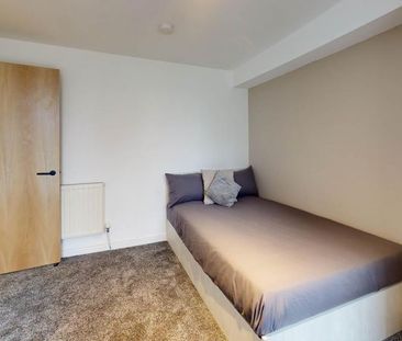 5 bedroom flat to rent - Photo 3