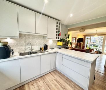 2 bedroom apartment to rent - Photo 6