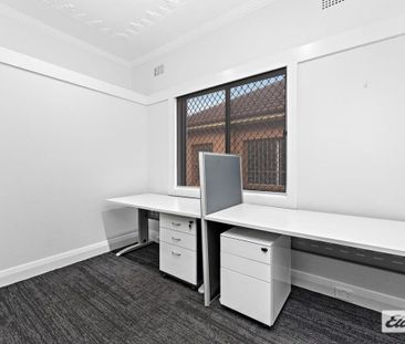 Spacious 5-Bedroom Home in the Heart of Wollongong CBD - Photo 5