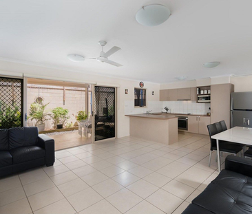 Modern Townhouse in Carseldine!! - Photo 5