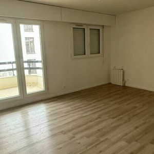 Studio non meublé à SURESNES - Photo 2