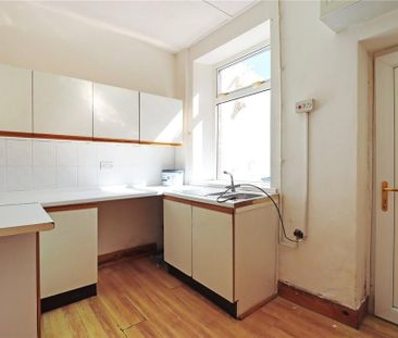 2 bedroom end of terrace house to rent - Photo 6