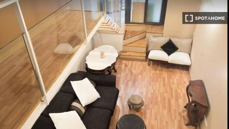 2 room luxury Flat for rent in Barcelona, Spain - Photo 2