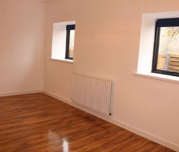 2 bedroom barn conversion to rent - Photo 3