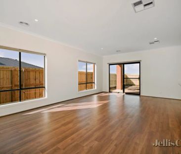 4 Bed, 2 Bath - Photo 4