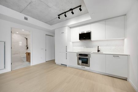 For Lease - 689 The Queensway Street Unit# 331, Toronto, Ontario - Photo 2