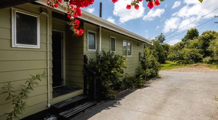 Space, Sunshine & Timeless Design - Photo 4