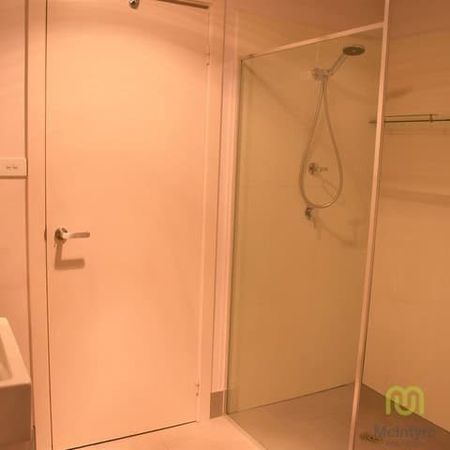 Convenient living! - Photo 3