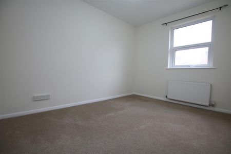 3 bed End of Terrace House for let - Photo 3