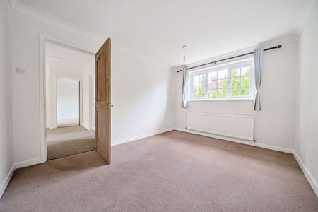 Bunch Lane, Haslemere, Surrey, GU27 - Photo 5