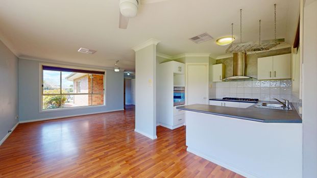 Family Home in a Quiet Cul-de-sac - Photo 1