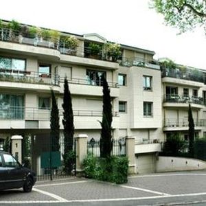 location Appartement T5 DE 103.2m² À MEUDON - Photo 2