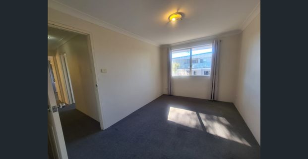 Extra-large 3-bedroom Apartment - The rarest of finds - Photo 1