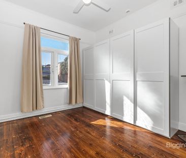 LARGE TWO BEDROOM HOME WITH UNBEATABLE LIVING SPACE! - Photo 3